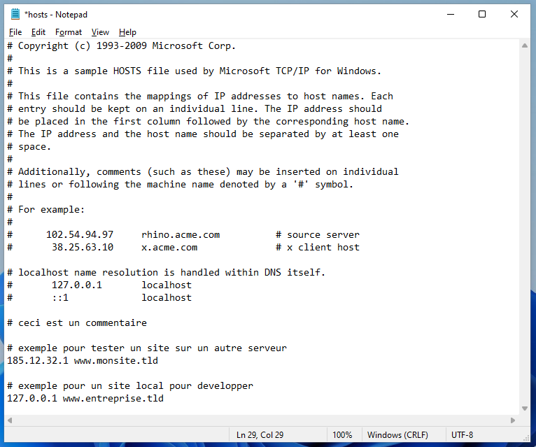 Capture d'écran modification /etc/hosts avec Notepad sous Windows.